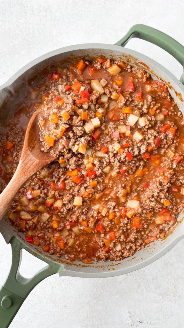 Giniling or Filipino Picadillo is a simple and savory family friendly recipe that is ready in 30 minutes. Perfect for a busy weeknight meal! 

1 tbsp cooking oil of choice
4 cloves garlic, minced
1 carrot, cubed
2 red potatoes, cubed
2 lbs ground beef
1 bell pepper, cubed
1 15oz can tomato sauce 
1/2 cup coconut aminos 
Sant and pepper to taste 

Sauté garlic, carrots and potato in a little oil for 2-3 mins. Remove and set aside. 
Add beef. Cook until it begins to brown. 
Add coconut aminos and tomato sauce. 
Add carrots, potatoes and bell pepper. Stir and simmer for 20 minutes. 
Serve over steamed rice. 

All ingredients are from my neighborhood @islandpacificmarket #PresyongSulit #SarapStartsHere (*coconut aminos is from my pantry)

#filipinofood #pinoyfood #onepotmeal #filipinofoodmovement #easyfilipinofood #healthierfilipinofood #whole30recipes  #foodstagram #reelvideo #reelinstagram #instafood #comfortfood #ourplace #alwayspan