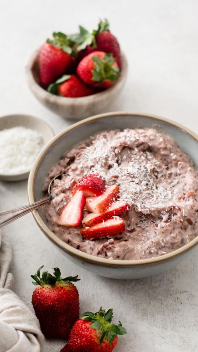 Indulge in this decadent and Creamy Red Rice Pudding using organic red rice from @lotusfoods. Each spoonful is a delicate balance of tender rice grains cooked in a luscious blend of milk, sugar, cinnamon and a hint of vanilla. The addition of puréed and fresh strawberries makes this a berrylicious treat, perfect to serve as a sweet delight for your sweetheart on Valentine’s Day! Whether enjoyed warm or chilled, this dessert is a celebration of love and wholesome goodness. 

Red rice, rich in antioxidants and essential minerals such as zinc, calcium, and iron, serves as a wholesome choice for nourishing the body. I rely on Lotus Foods for their exceptional rice products, guaranteeing the use of only the finest ingredients in my recipes.


Creamy Red Rice Pudding
Ingredients:
4 cups milk
2 cups half and half
2 cups Lotus Foods Organic Red Rice
1/3 cup granulated sugar
1 cup puréed strawberries
½ tbsp vanilla 
½ tsp ground cinnamon powder 
For garnish: sliced strawberries and shredded coconut 


Find the full recipe on @lotusfoods’ website.
 

#creamyredricepudding #ricepudding #creamyricepudding #ricerecipe #ricedessert #glutenfree #lotusfoods #riceislife #dothericething #organicrice #glutenfreefoods #nongmofoods #lotusfoodslove